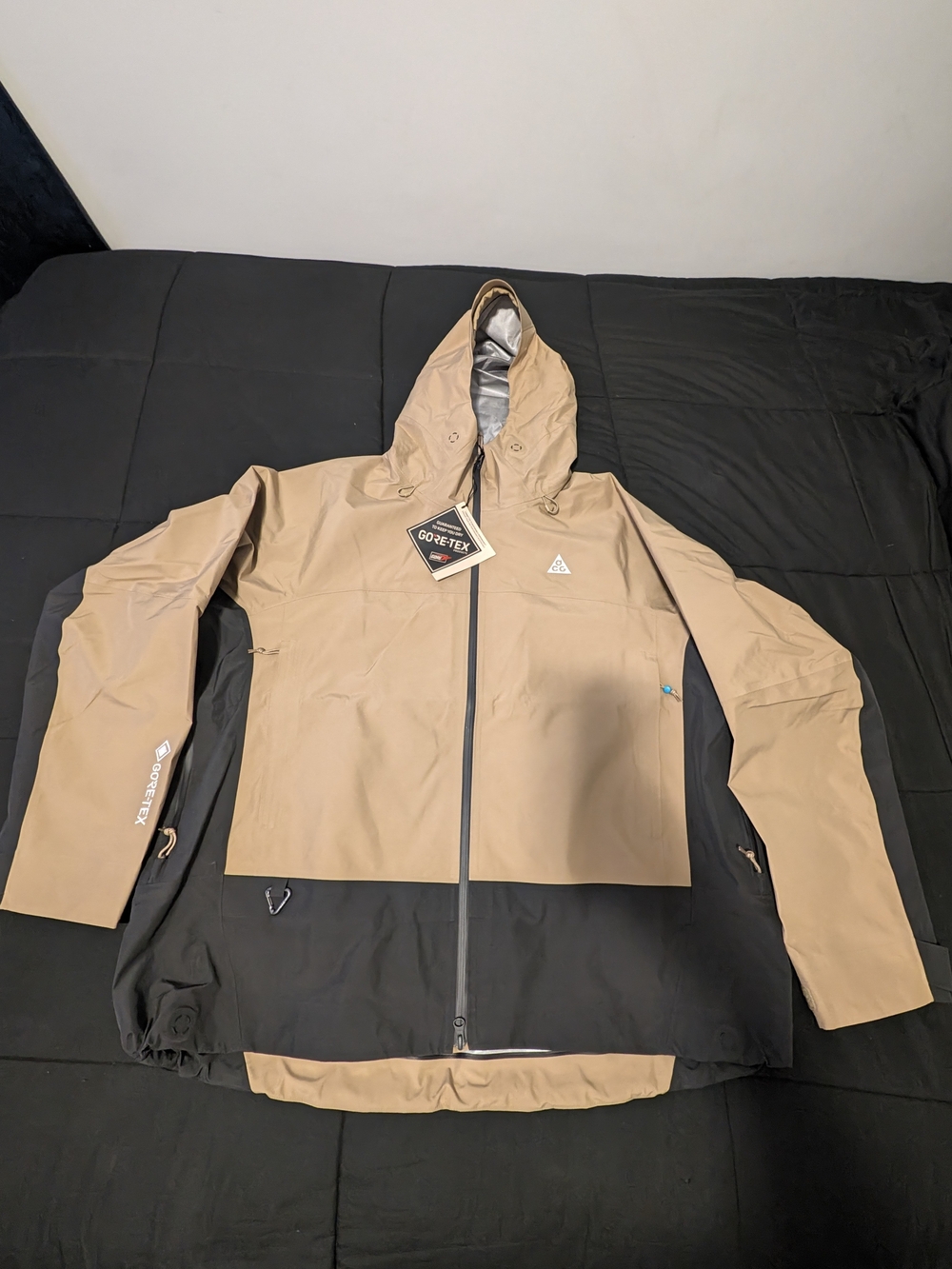 Nike ACG Misery Ridge GORE-TEX Storm-FIT ADV Jacket - Parachute Beige (XXL) - NW